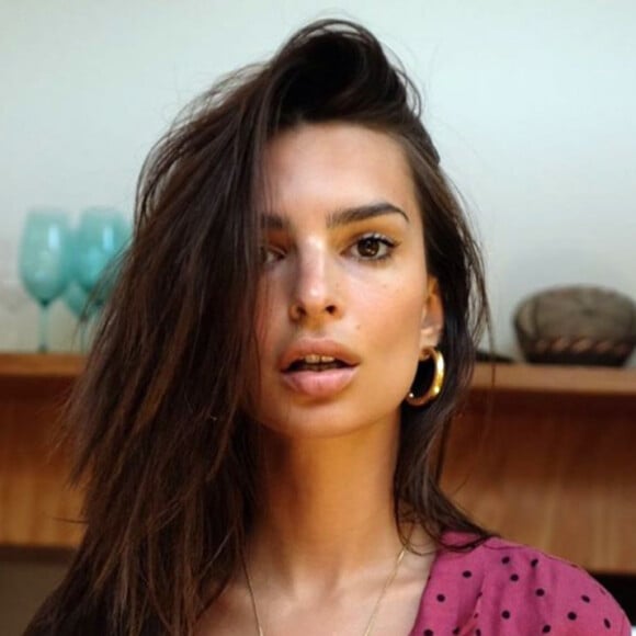 Emily Ratajkowski pose pour la nouvelle campagne de sa marque Inamorata. Los Angeles, le 25 juillet 2019.