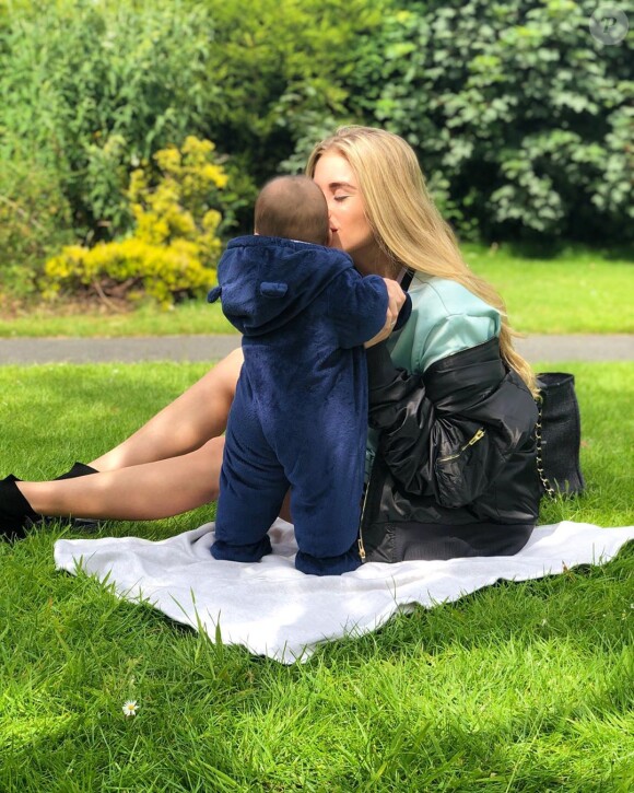 Maria Salaues, compagne de Paul Pogba, posant avec leur fils sur Instagram le 13 juillet 2019
