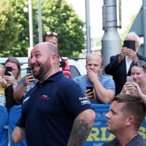 Le prince Harry, duc de Sussex, lors du départ de la course "Invictus UK Trials" depuis le "English Institute of Sport" à Sheffield. Le 25 juillet 2019