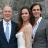 Les mariés entourés de Jenna Bush et Henry Hager, Laura et George W. Bush et les petites Mila et Poppy - Mariage de Barbara avec Craig Coyne à Kennebunkport, dans le Maine, le 7 octobre 2018.