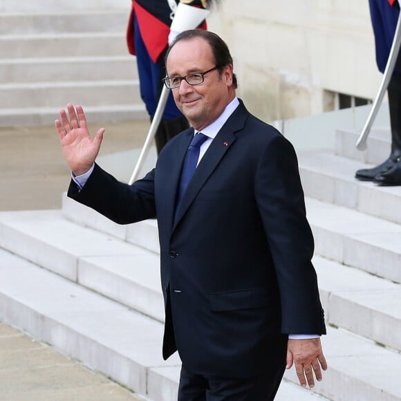 L'ancien président, François Hollande - Le président de la République française a reçu les membres de la délégation française de Paris2024 ainsi que ses deux prédécesseurs au palais de l'Elysée à Paris, France, le 16 septembre 2017. © Stéphane Lemouton/Bestimage