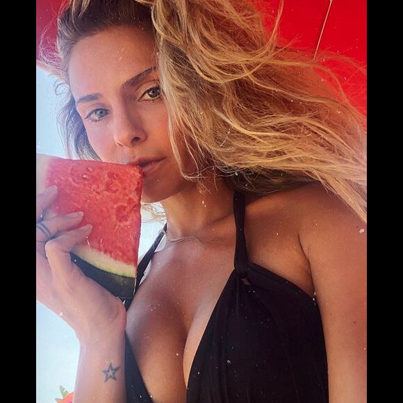 Clara Morgane en vacances sur la Côte d'Azur. Juillet 2019.