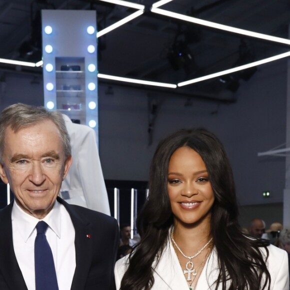 Rihanna, Delphine Arnault, Bernard Arnault (président-directeur général d'LVMH) et Alexandre Arnault lors du lancement de la première collection Fenty de Rihanna en partenariat avec LVMH au 10 rue de Turenne à Paris, France, le 22 mai 2019. © Julien Hekimian pour LVMH Fenty via Bestimage