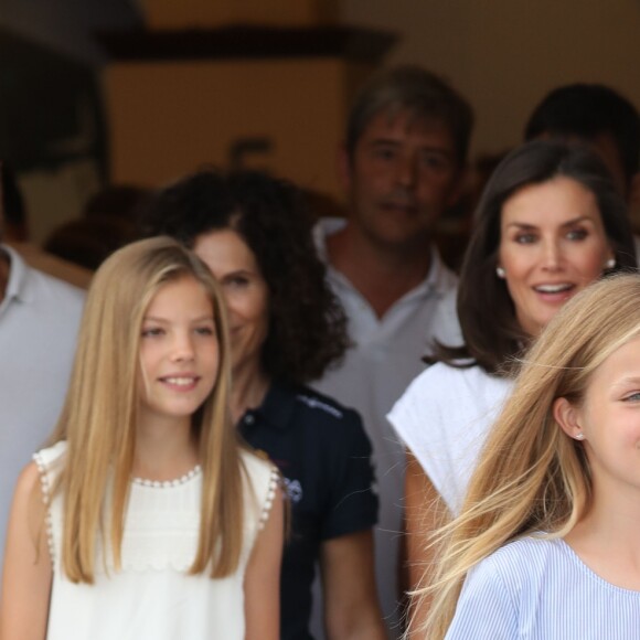Le roi Felipe VI d'Espagne était accompagné par sa femme la reine Letizia et leurs filles Leonor et Sofia le 1er août 2019 au Club nautique royal de Palma de Majorque pour son premier jour de compétition lors de la 38e Copa del Rey.