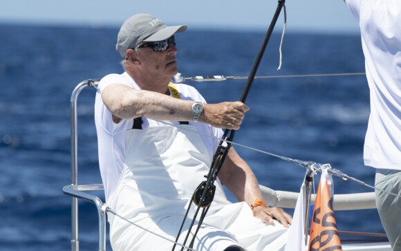Le roi Harald V de Norvège sur le voilier 'FRAM XVIII' pendant la Copa del Rey à Palma de Majorque en Espagne le 29 juillet 2019.