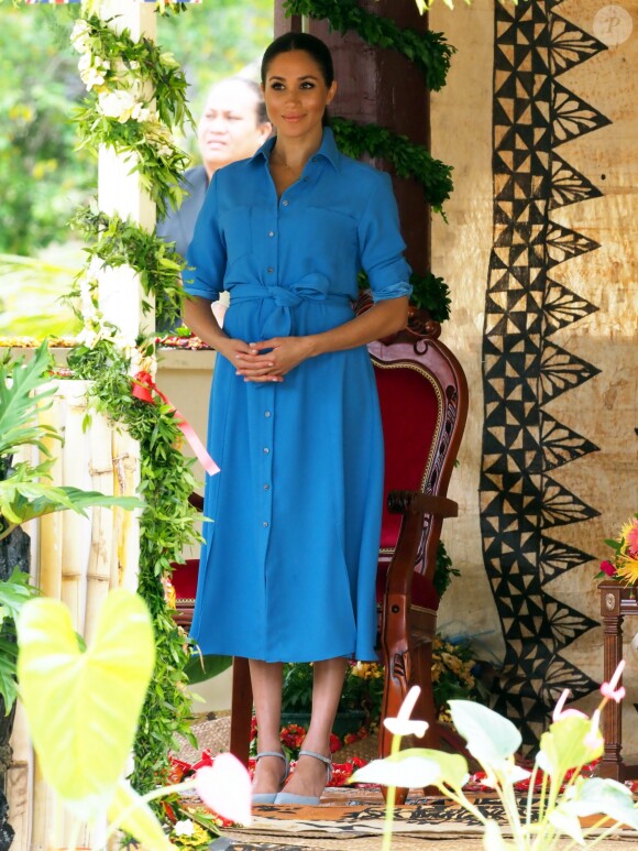 Le prince Harry et Meghan Markle au Tupou College de Tonga lors de leur tournée officielle, le 26 octobre 2018.