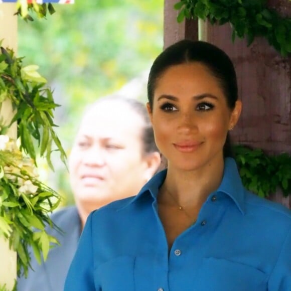 Le prince Harry et Meghan Markle au Tupou College de Tonga lors de leur tournée officielle, le 26 octobre 2018.