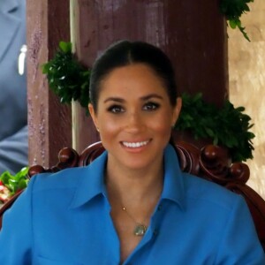 Le prince Harry et Meghan Markle au Tupou College de Tonga lors de leur tournée officielle, le 26 octobre 2018.