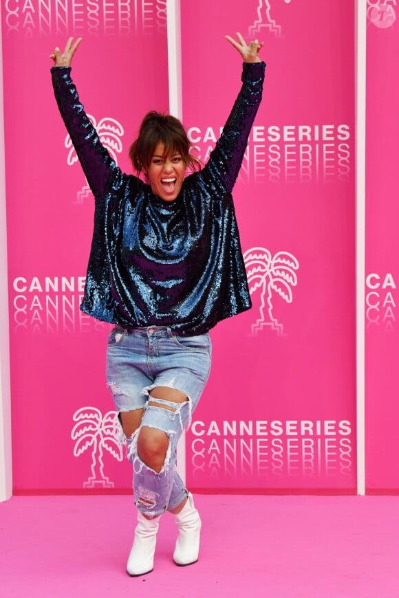 Amel Bent pour la série 'Kings' lors du photocall de la 5ème montée des marches de la 2ème édition du "Canneseries" au palais des Festivals à Cannes, France, le 9 avril 2019. © Bruno Bébert/Bestimage