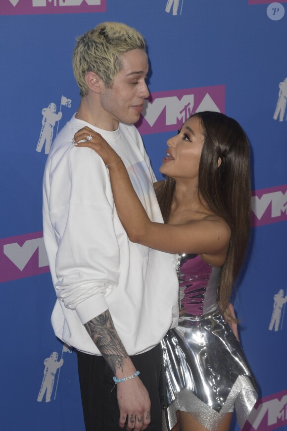 Pete Davidson et sa fiancée Ariana Grande - Photocall des MTV Video Music Awards 2018 au Radio City Music Hall à New York, le 20 août 2018.