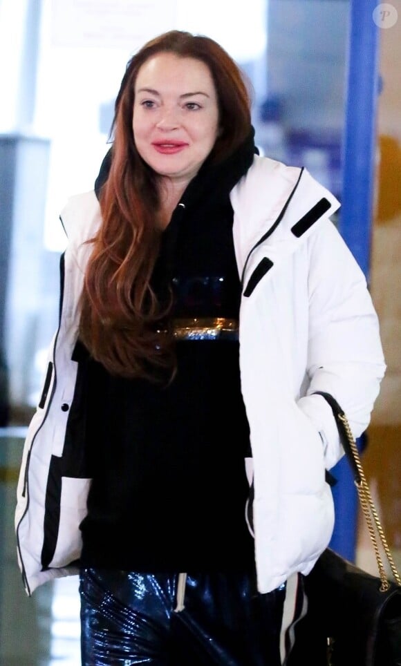 Exclusif - Lindsay Lohan méconnaissable à son arrivée à l'aéroport de Grèce , le 22 février 2019.