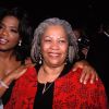 Oprah Winfrey et Toni Morrison lors de la première du film Beloved à New York le 8 octobre 1998.
