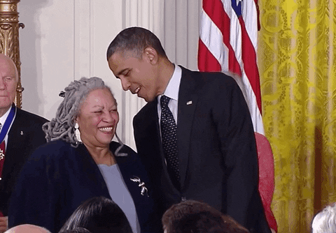 Barack Obama remettait en 2012 la médaille de la Liberté à l'écrivain Toni Morrison.