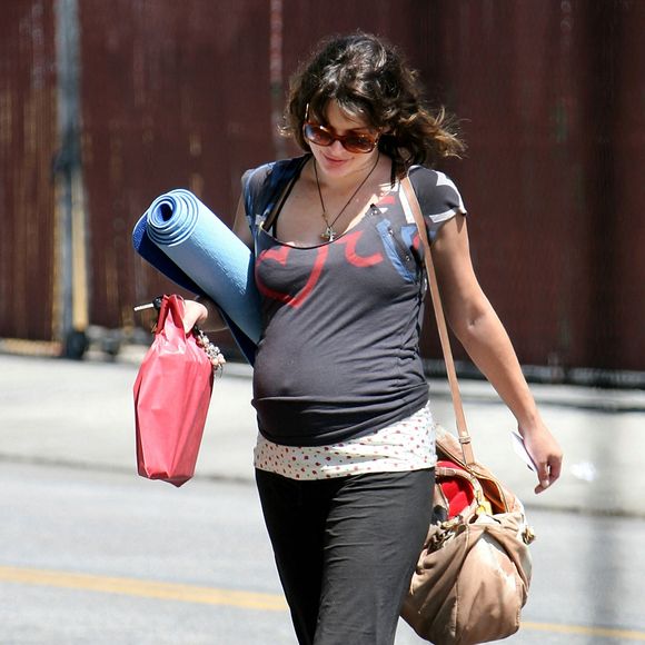 Milla Jovovich, enceinte à Los Angeles. Juin 2007.