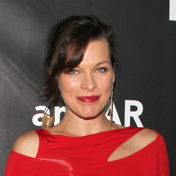 Milla Jovovich, enceinte à Los Angeles le 29 octobre 2014.