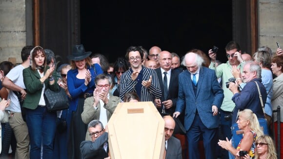 Mort de Jean-Pierre Mocky : le look improbable du réalisateur dans son cercueil