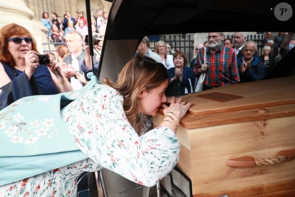 Olivia Mokiejewski (fille du défunt) - Sorties des obsèques de Jean-Pierre Mocky en l'église Saint-Sulpice à Paris. Le 12 août 2019.