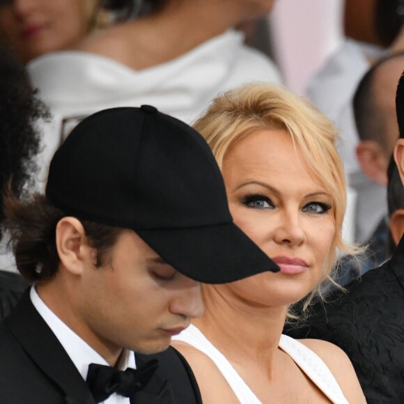 Brandon Lee, sa mère Pamela Anderson et son compagnon Adil Rami lors de la soirée Amber Lounge Monaco 2019 au profit de la fondation de Jackie Stewart "Race Against Dementia" à l'hôtel Méridien Beach Plaza à Monaco, le 24 mai 2019. © Bruno Bebert / Bestimage