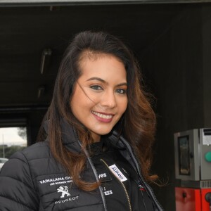 Exclusif - Vaimalama Chaves (Miss France 2019) lors de la 2ème édition du "Girls Charity Racing" dans le cadre de l'évènement "TALON PISTE X Exclusive Drive" sur le circuit du Mans. "TALON PISTE X Exclusive Drive" est le seul évènement automobile caritatif 100% féminin. Le principe, des marques issues de l'univers automobile, engagent une voiture. Une personnalité féminine prend le volant sur le circuit Bugatti du Mans. Leur objectif remporter la compétition afin de récolter des dons au profit de l'association pour laquelle elles courent. Les femmes engagées dans cette course " Talon Piste " prennent très au sérieux l'évènement. Elles sont en premier lieu entrainées par un coach, professionnel du pilotage. Bien préparées, elles sont ensuite notées, lors d'une finale qu'elles disputent seules. Les critères de notation reposent sur le respect des trajectoires, la qualité des freinages, le contrôle de la vitesse en courbe, ou la maitrise globale de la voiture. Un joli challenge pour des femmes qui n'ont pas froid aux yeux. Cette année, la première place du podium est revenue à Sandy Heribert (2500€ au profit de l'association Premiers de Cordée), la deuxième place à Carine Galli (1500€ au profit de l'Association Sclérose Tubéreuse de Bourneville) et la troisème place à Alma (1000€ au profit de l'association Fédération Nationale Solidarité Femmes). Le Mans, le 23 mars 2019. © Guirec Coadic/Bestimage