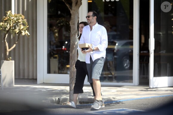 Exclusif - Emma Watson et un ami sont allés déjeuner au Superba Cafe à Santa Monica, le 13 août 2019.