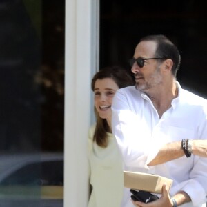 Exclusif - Emma Watson et un ami sont allés déjeuner au Superba Cafe à Santa Monica, le 13 août 2019.