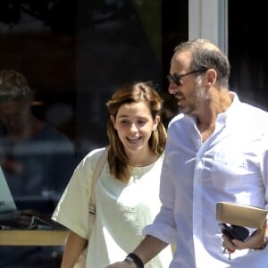 Exclusif - Emma Watson et un ami sont allés déjeuner au Superba Cafe à Santa Monica, le 13 août 2019.