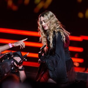 Madonna en concert à l'AccorHotels Arena (Bercy) à Paris, le 9 décembre 2015.