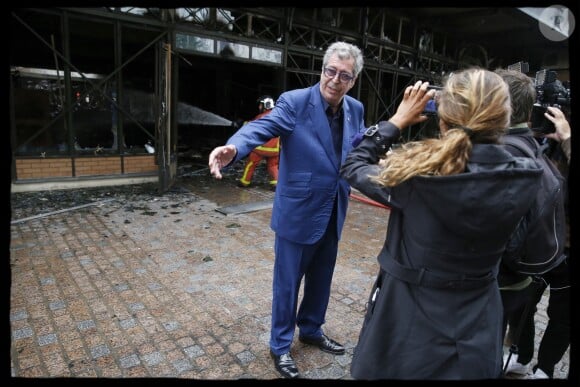 Exclusif - Patrick Balkany (maire de Levallois-Perret) sur les lieux de l'incendie qui s'est déclaré dans la nuit du 17 au 18 août 2019. Levallois-Perret, le 18 août 2019.