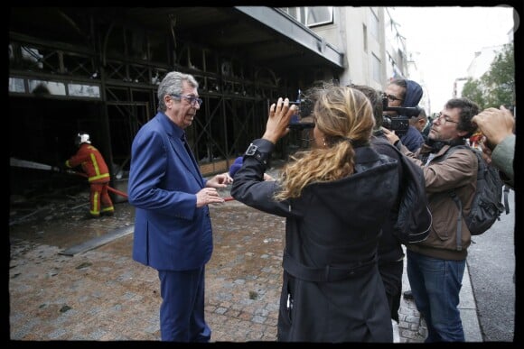Exclusif - Patrick Balkany (maire de Levallois-Perret) sur les lieux de l'incendie qui s'est déclaré dans la nuit du 17 au 18 août 2019. Levallois-Perret, le 18 août 2019.