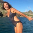  Alessandra Sublet pose en maillot de bain lors de ses vacances à Saint-Barthélemy. Instagram, le 11 août 2019. 
