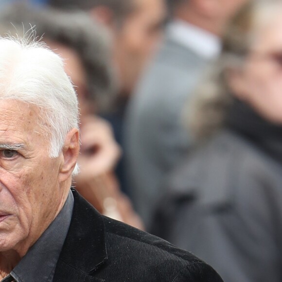 Guy Bedos lors des obsèques de Jean Rochefort en l'église Saint-Thomas d'Aquin à Paris, le 13 octobre 2017.