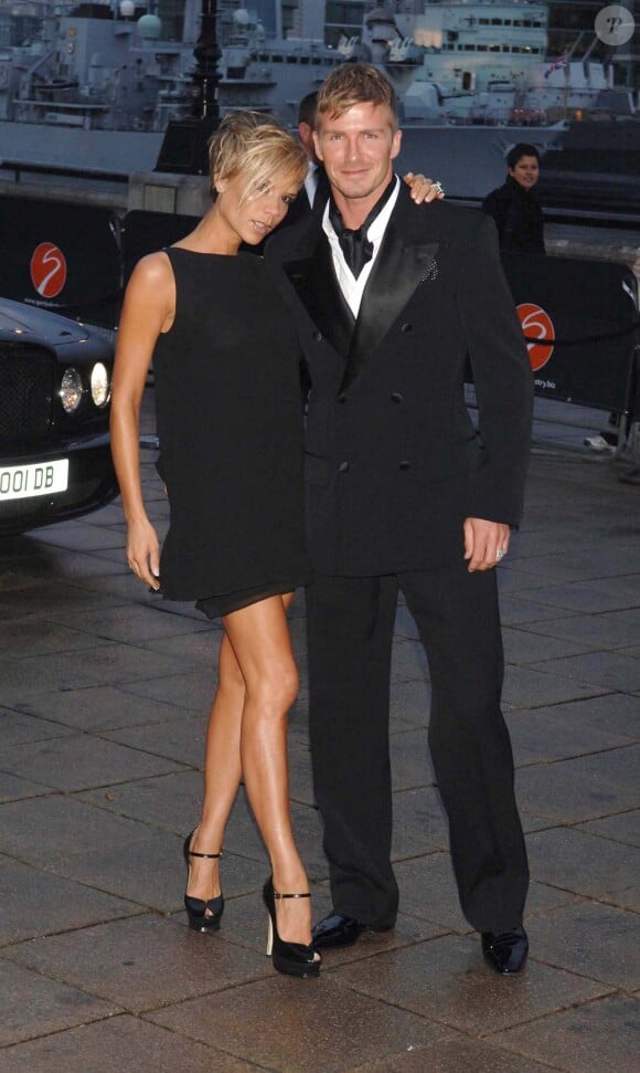 En 2007 à Londres, les Beckham rayonnent de bonheur lors d'une soirée en amoureux !