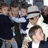 En novembre 2008, sortie avec leurs amis Tom Cruise et Katie Holmes ainsi que la petite Suri. La famille Beckham est au complet et carrément... lookée !
