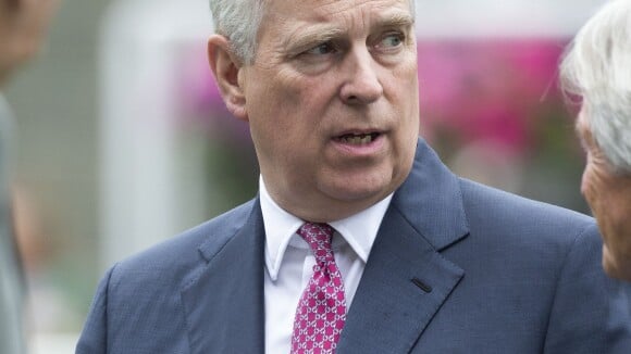 Le prince Andrew "déplore" l'affaire Epstein, une enquête ouverte en France