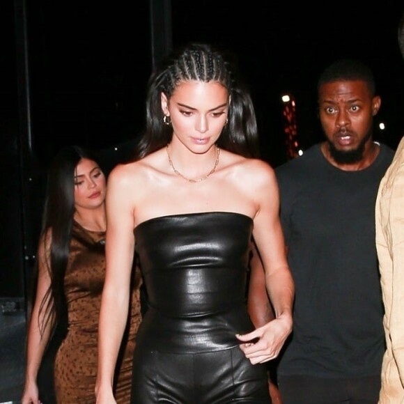 Kylie Jenner et sa soeur Kendall arrivent au club 'The Nice Guy' à West Hollywood, le 23 août 2019.