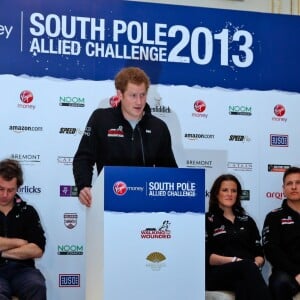 Le prince Harry a donne une conference de presse pour les membres de l'equipe de "Walking With The Wounded South Pole Allied Challenge 2013" a Londres. Le 21 janvier 2014