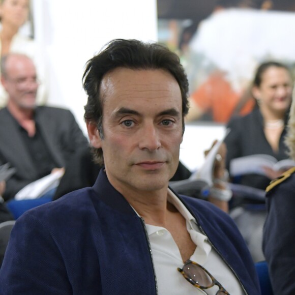Anthony Delon - Vente aux enchères de photographies d'exception au profit de l'association "La Chaine de L'Espoir, Enfants à Coeur - Mireille Darc" à la maison de ventes Cornette de St Cyr à Paris le 11 octobre 2018. © Giancarlo Gorassini/Bestimage