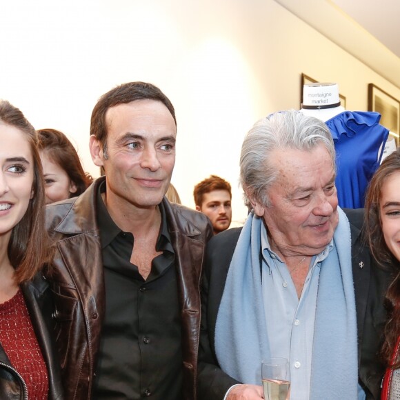Exclusif - Alain Delon avec ses petites filles Lou et Liv et son fils Anthony Delon - Lancement de la marque de vêtements de cuir "Anthony Delon 1985" chez Montaigne Market à Paris. Le 7 mars 2017 © Philippe Doignon / Bestimage