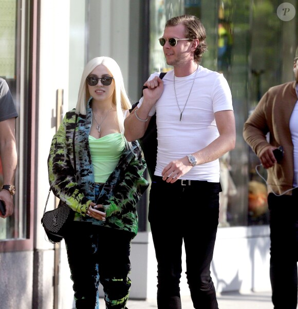 Exclusif - Ava Max et le producteur Cirkut de sortie à New York, le 24 août 2019.