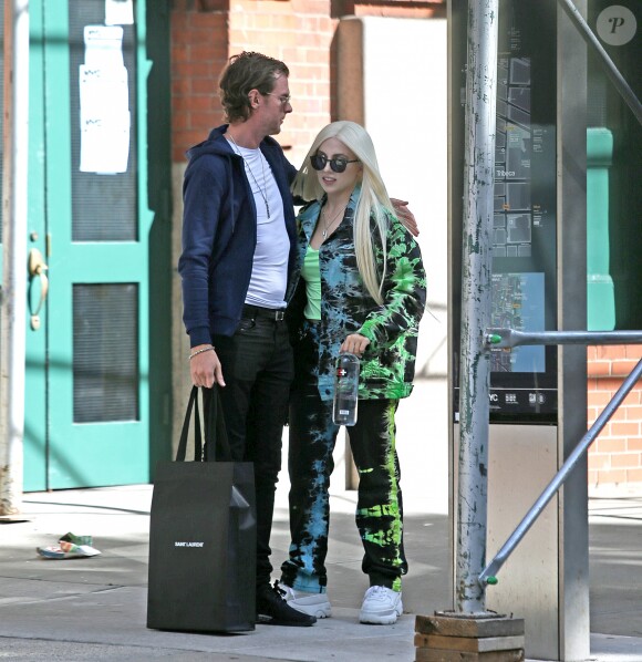 Exclusif - Ava Max et le producteur Cirkut de sortie à New York, le 24 août 2019.