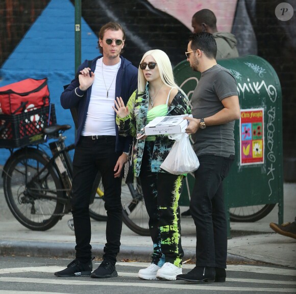 Exclusif - Ava Max et le producteur Cirkut de sortie à New York, le 24 août 2019.