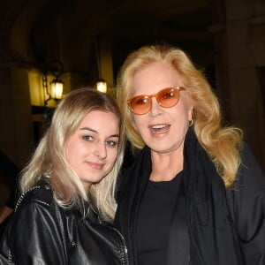 Semi-Exclusif - Sylvie Vartan avec sa fille Darina Scotti-Vartan à la générale de la pièce "La Vraie Vie" au théâtre Edouard 7 à Paris, le 18 septembre 2017. © Guirec Coadic/Bestimage