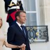 Le président Emmanuel Macron et la première dame Brigitte Macron - Le président de la République française reçoit le premier ministre de la République Hellénique au palais de l'Elysée à Paris le 22 août 2019. © JB Autissier / Panoramic / Bestimage