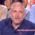 Olivier du "Bachelor" avec sa famille sur le plateau de "Ça commence aujourd'hui", mardi 27 août 2019, sur France 2