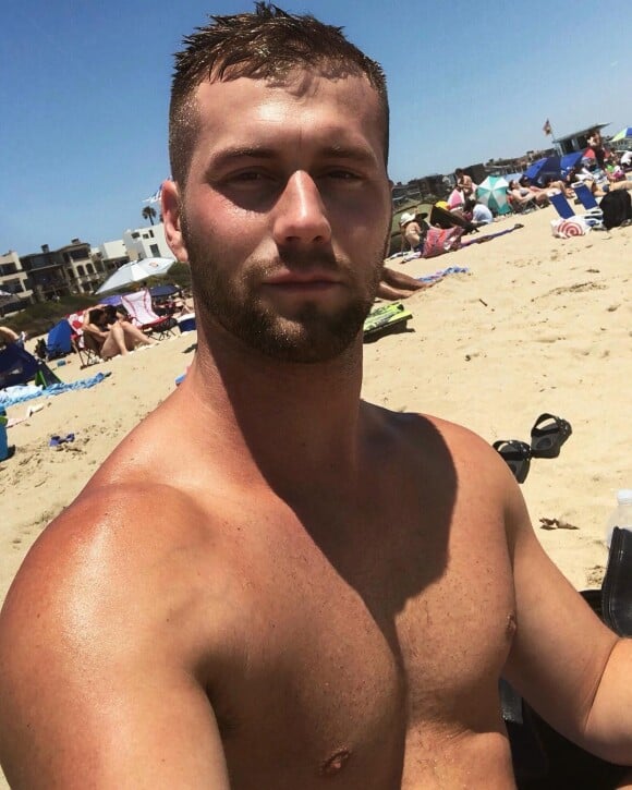 Corey O'Brien en mode selfie à la plage, en Californie, le 5 juillet 2018
