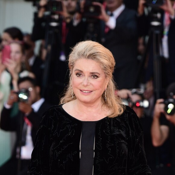Catherine Deneuve assiste à la projection du film "Joker" lors du 76ème Festival du Film de Venise, la Mostra à Venise en Italie le 31 août 2019.