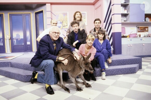 Dorothée, Jacky, Corbier, Ariane et Patrick Simpson-Jones avec le docteur Michel Klein en 1989.