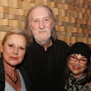 Exclusif - Dorothée (Frédérique Hoschedé), François Corbier et Ariane Carletti lors de la projection du film documentaire de F. Letot "Corbier, des traces dans la mémoire des masses" au lendemain du 73ème anniversaire du chanteur Alain Roux, dit Corbier à Paris le 18 Octobre 2017. Une façon aussi de célébrer les 30 ans du Club Dorothée (émission de télévision française destinée à la jeunesse et diffusée sur la chaîne télévisée TF1 du 2 septembre 1987 au 30 août 1997 et produite par AB Productions.) © Denis Guignebourg/Bestimage