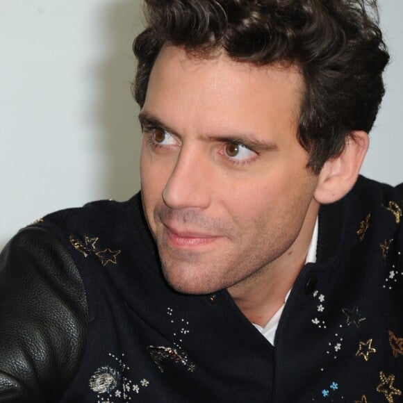 Mika en conférence de presse lors de la 67e édition du Festival de la Chanson de Sanremo. Italie, le 9 février 2017.