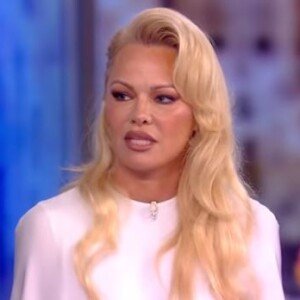 Pamela Anderson se confie sur sa rupture avec Adil Rami dans l'émission The View sur ABC (septembre 2019).